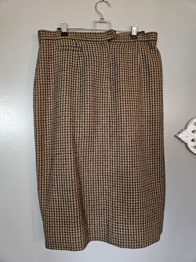 Lauren Ralph Lauren Tan and Black Houndstooth Pencil Skirt
